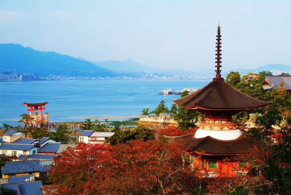 【富山・石川発】 JRで行く!安芸の宮島・萩・津和野・角島大橋・門司港3日間2
